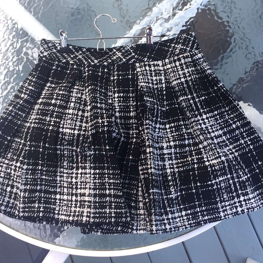 Beautiful black and white skirt!